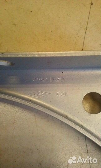 Петля крышки багажника левая