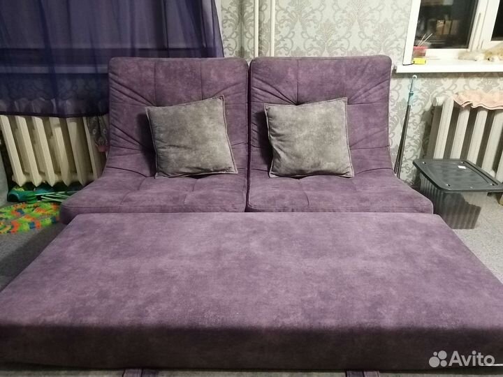 Диван