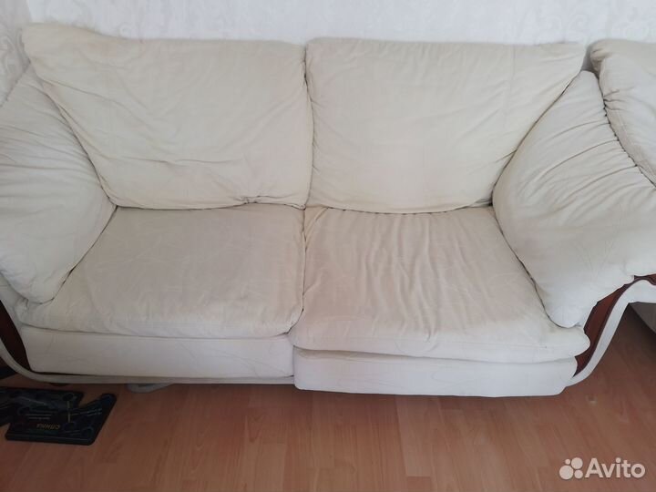 Продам диван и два кресло