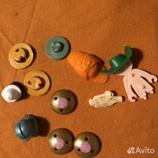 Шляпы и части голов киндер сюрприз