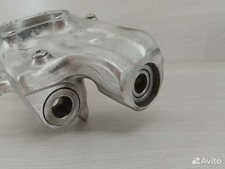 Кулак поворотный правый Audi A6 C6 (2005-2011 )