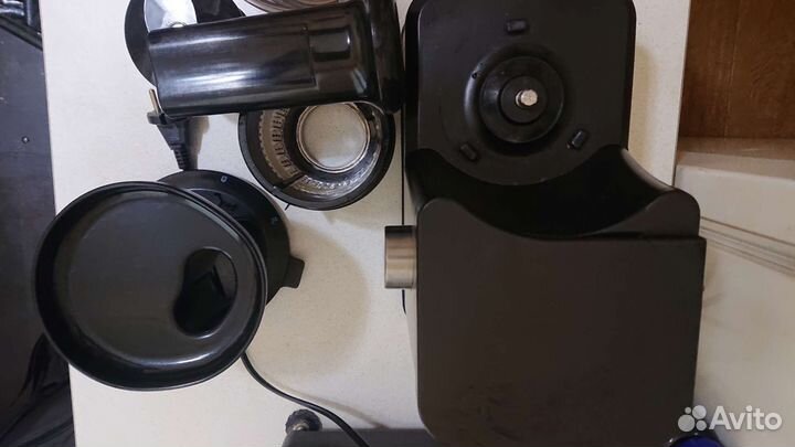 Соковыжималка шнековая Hotpoint-Ariston