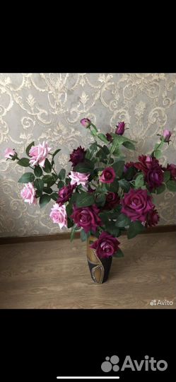 Розы с вазой