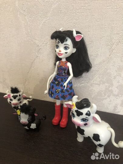 Enchantimals кукла с коровами