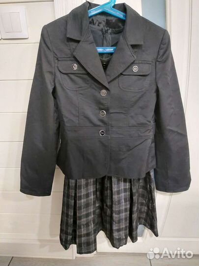 Школьная форма новая (костюм тройка) на рост 140см