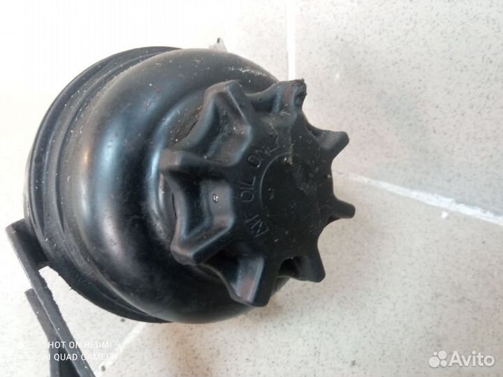 Бачок гур Mercedes Vito w638