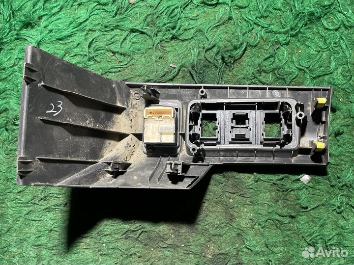 Накладка торпедо левая toyota camry v40 06-11