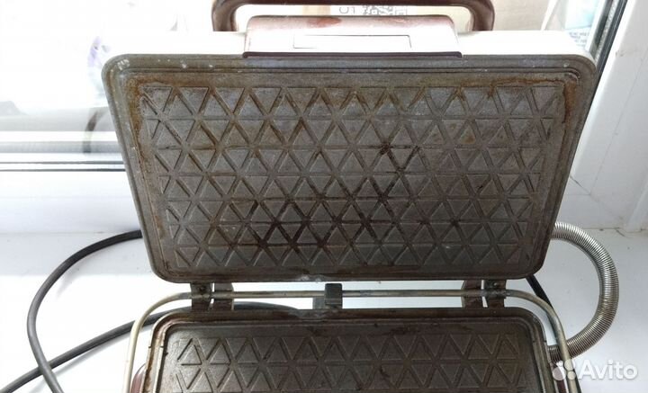 Электровафельница СССР Элис-402