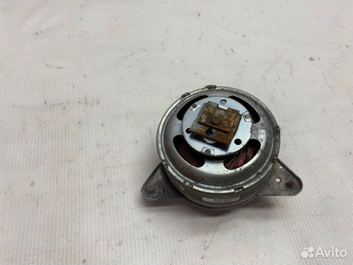 Мотор вентилятора охлаждения Renault Duster