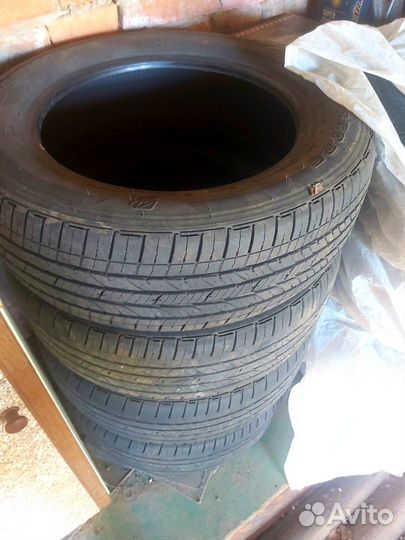 Bridgestone Dueler H/T 215/60 R17