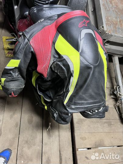 Мотоботы мужские и мотокуртка Alpinestars