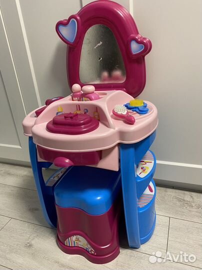Детский туалетный столик