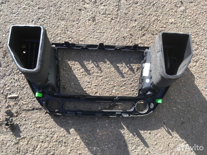 Рамка магнитолы Hyundai Solaris 2