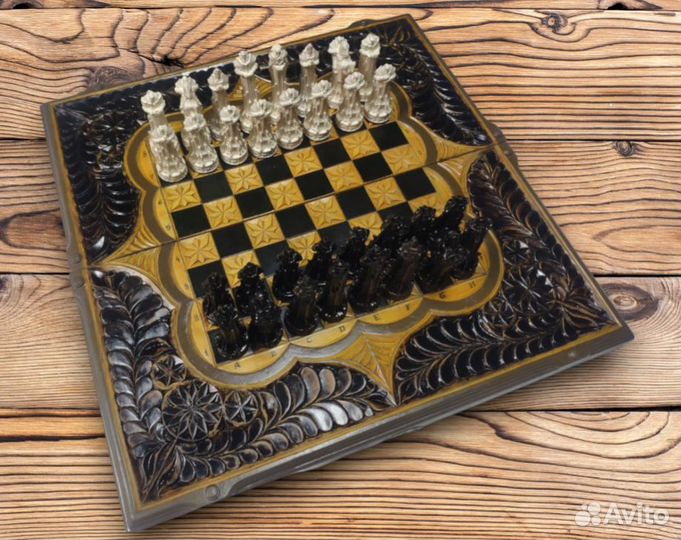 Шахматы ручной работы из дерева
