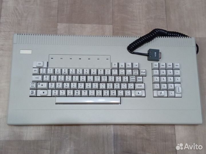 Клавиатура изот см1604.М3