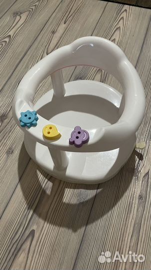 Стульчик для купания в ванной на присосках