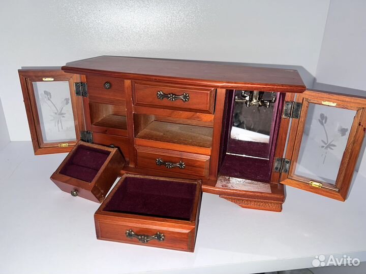 Шкатулка для украшений дерево