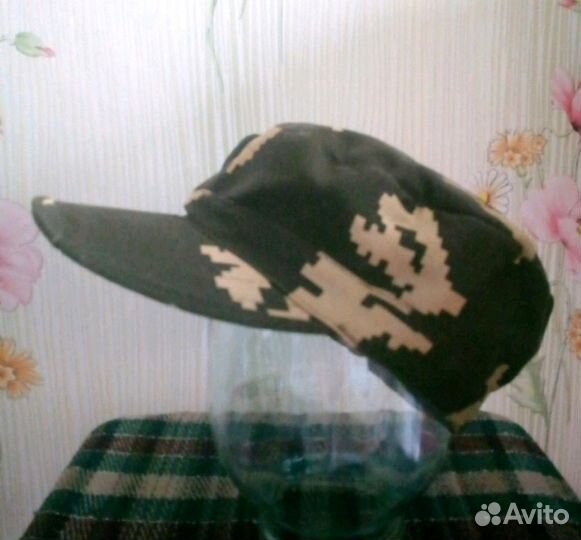 Кепка, шапка на 8-10 лет новые