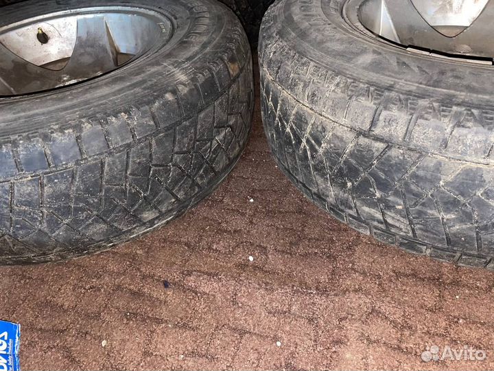 Комплект литых дисков с резиной 6*139,7 terrano 2