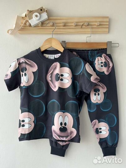 Костюм детский с футболкой новый, 5-6 лет