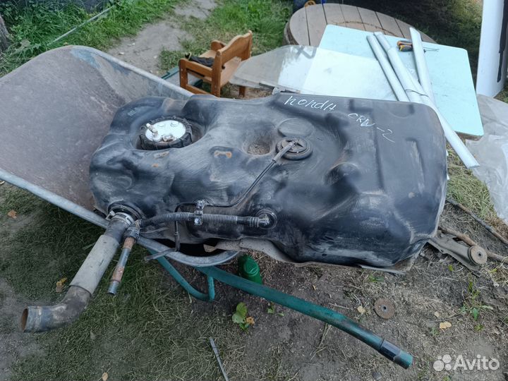Бензобак Honda CR-V 2