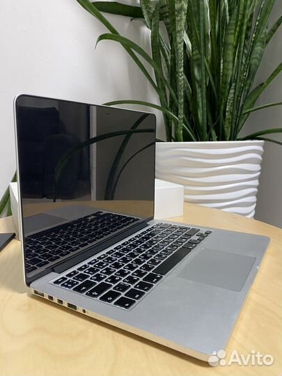 Apple MacBook Pro 13 i5/256gb ssd / 8gb ram