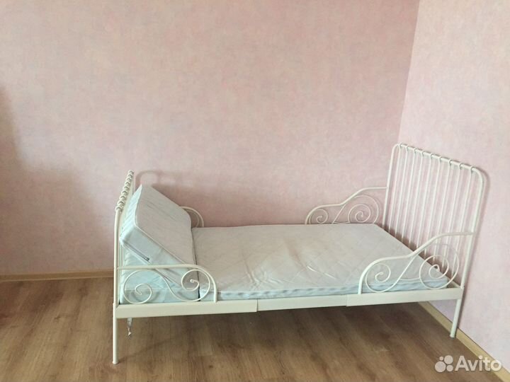 Детская кровать IKEA с матрасом раздвижная