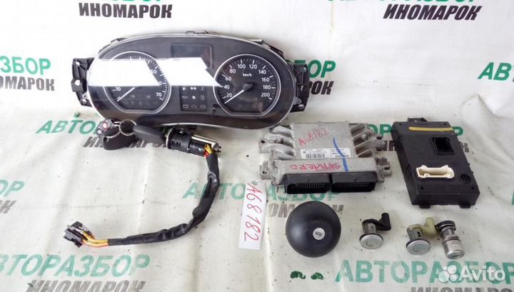 Панель приборов для Renault Sandero 1 2009-2014г
