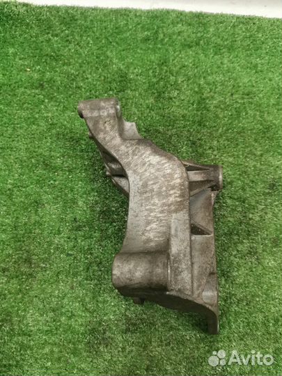 Кронштейн двигателя Dodge Journey 2.4 ED3 2010