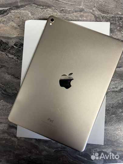 Планшет Apple iPad Pro 9.7 256Gb Wi-Fi