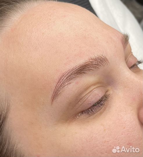 Модель на перманентный макияж бровей