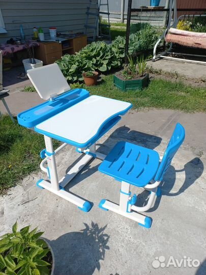 Растущая парта со стулом б/у в отличном состоянии