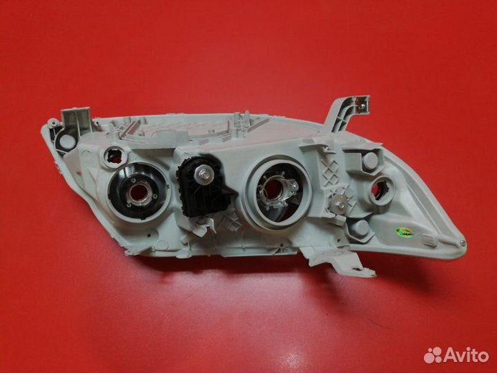 Фара передняя левая Toyota Corolla ZZE121 3ZZ-FE