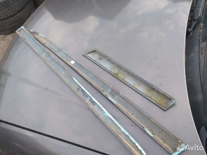 Молдинг передней левой двери opel astra h купе