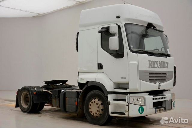 В разборке грузовик Renault,Premium II с 2007