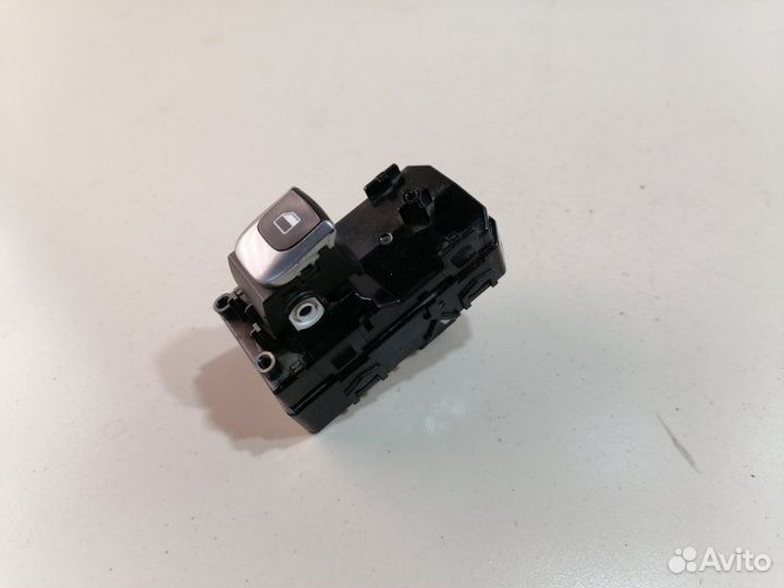 Кнопка стеклоподъемника Hyundai Solaris FB G4FG