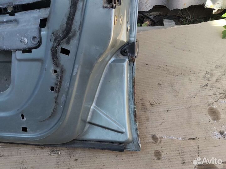 Дверь передния правая на Renault Laguna 1