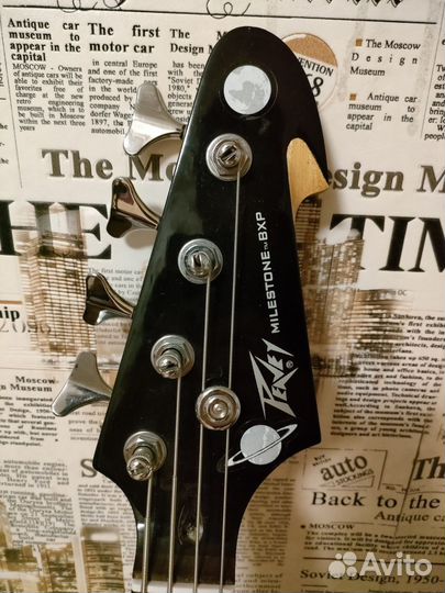 Бас-гитара с комбоусилителем