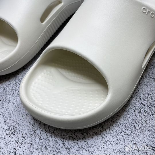 Шлепанцы Crocs Mellow Slide