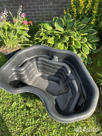 Декоративный пруд