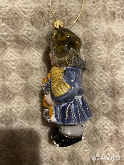 Елочная игрушка Мальчик с котенком