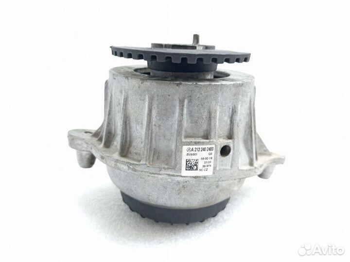 Опора двигателя левая Mercedes-Benz E-Class S213