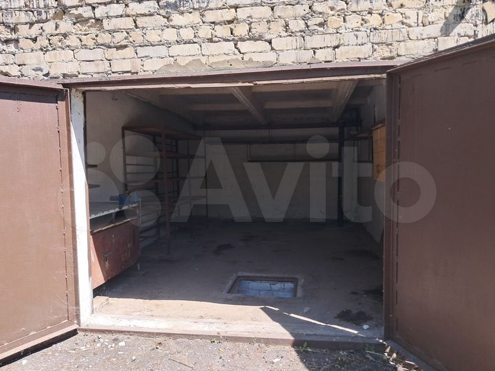 Гараж, > 30 м²