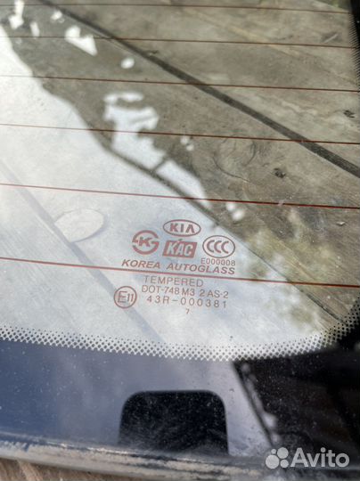 Стекло заднее kia rio 2 седан 2007г
