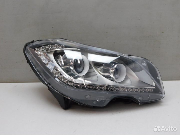 Фара правая Mercedes-Benz CLS-Class