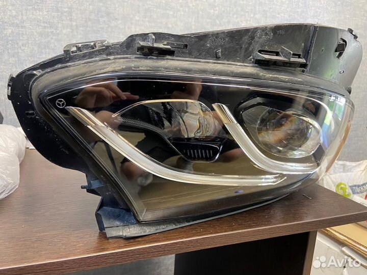 Фара передняя правая Mercedes W213