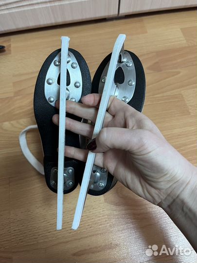 Коньки фигурные, 30р