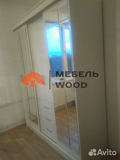 Шкаф