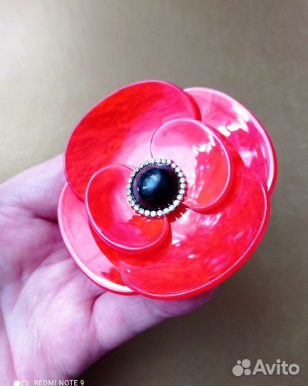 Брошь Мак. Новая