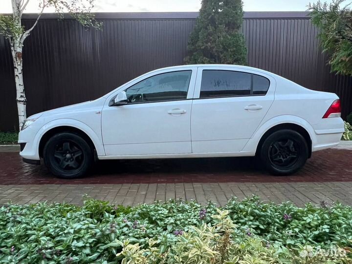 Opel Astra 1.6 МТ, 2012, 131 580 км